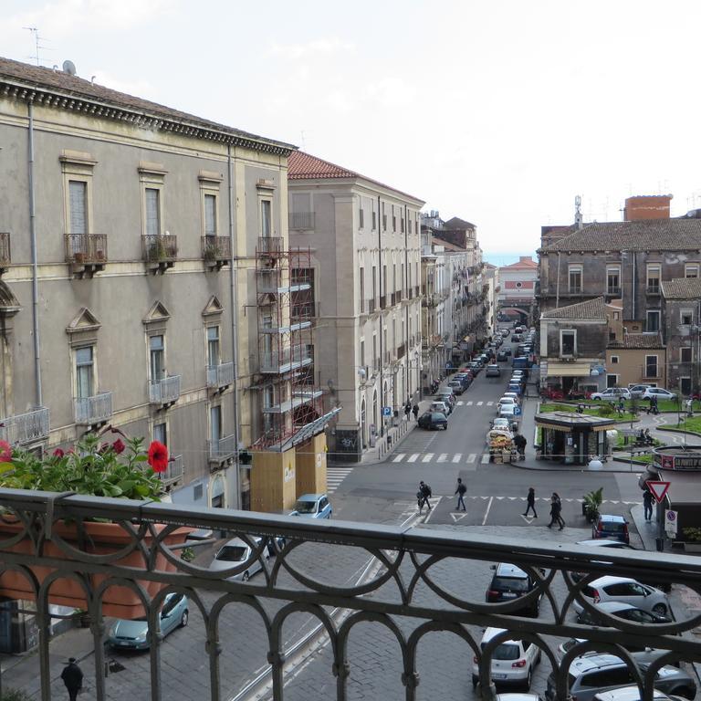 B&B Al Teatro Massimo Catânia Quarto foto