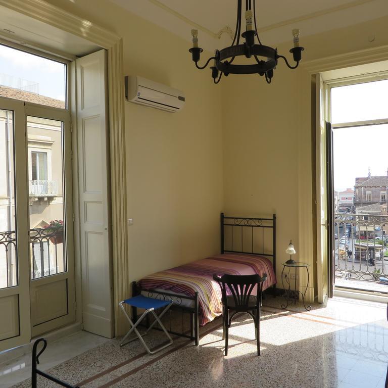 B&B Al Teatro Massimo Catânia Quarto foto